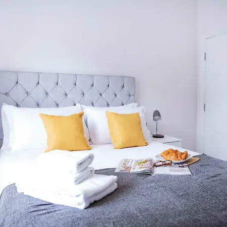 Quiet Central West End Apartments By Indigo Flats